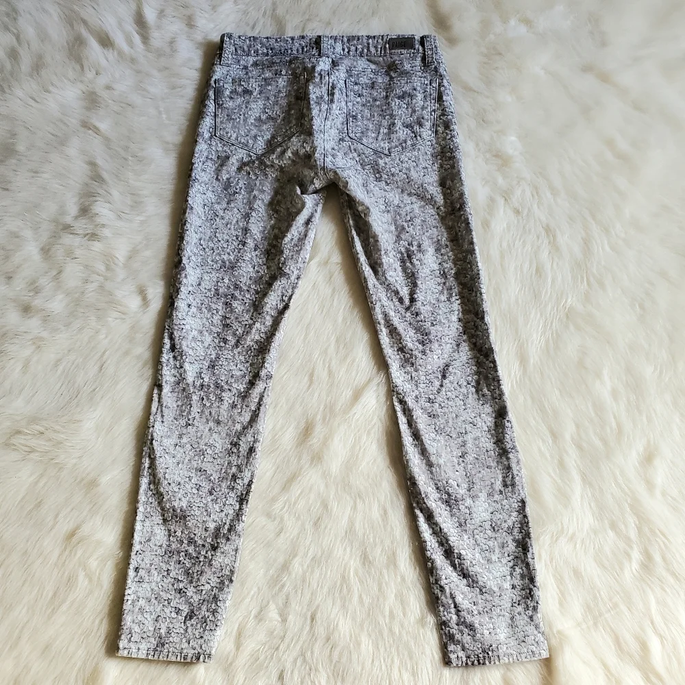 PAIGE Verdugo Ankle Skinny Jeans in Pewter Sequin Size 27 LIKE NEW - Picture 4 of 16